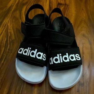 Beautiful Adidas sandals used 2times